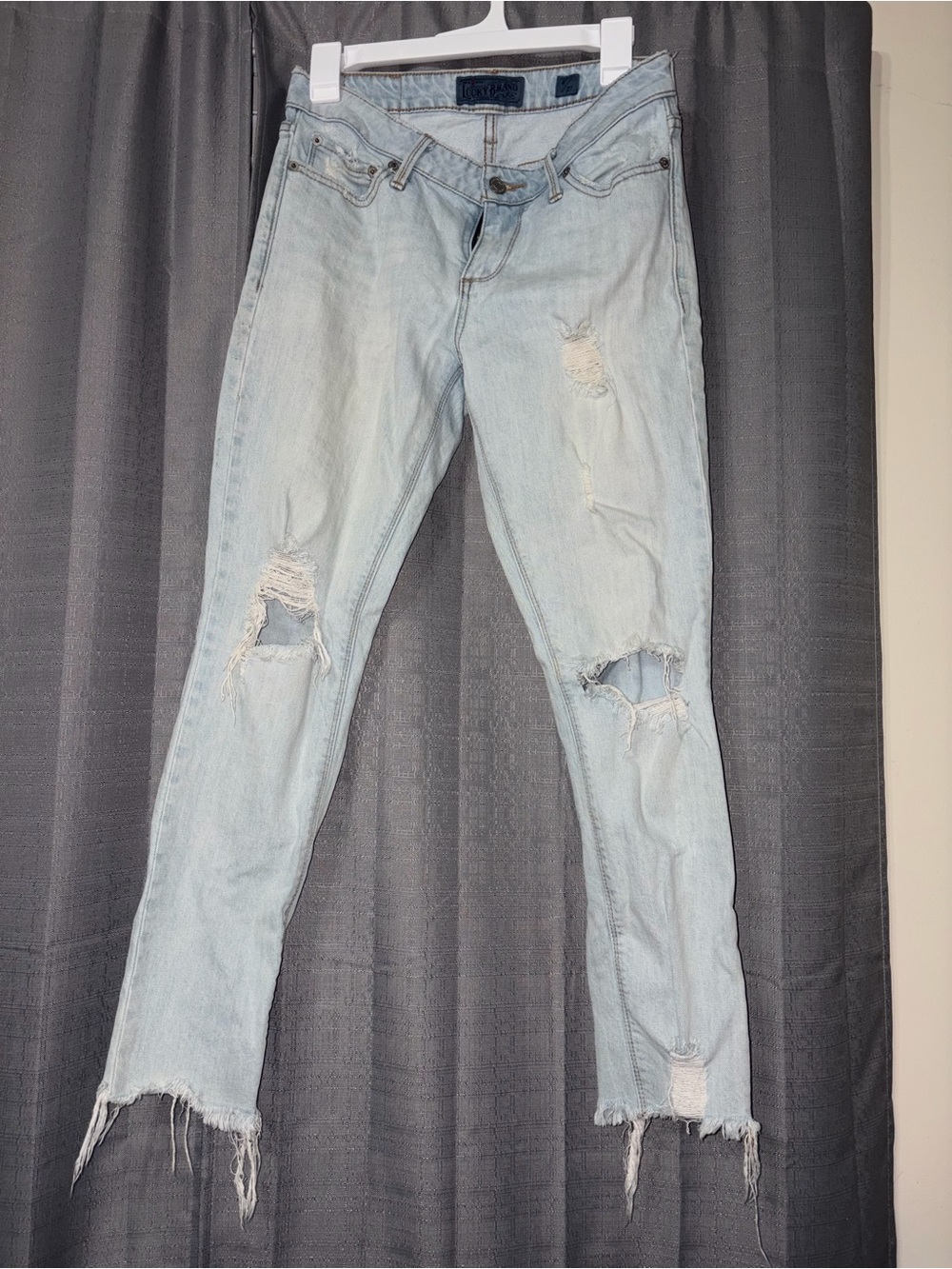 Lucky Brand Light Wash Distressed Skinny Jeans
